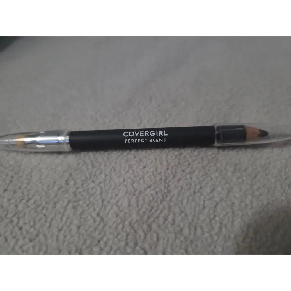 NEW CoverGirl Perfect Blend Eye Makeup Pencil .03 Oz #105 Charcoal Eyeliner